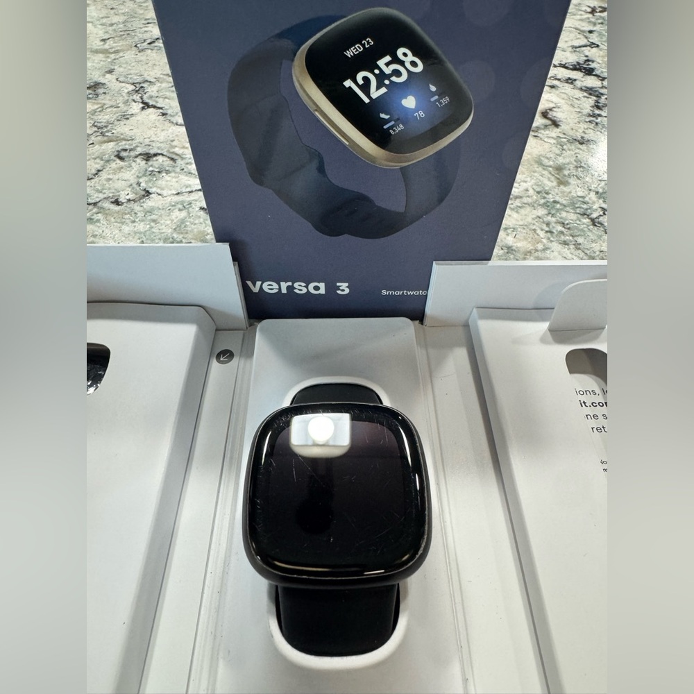 035 Fitbit Versa 3 Black Smartwatch Health Fitness Activity Trackers with GPS